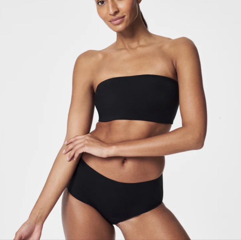 SPANX Pull-On Smoothing Bandeau Bra